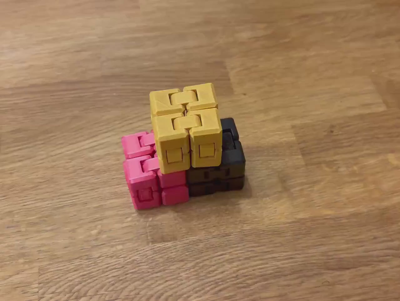 Infinite Cube Fidget Toy – Stress Relief at Your Fingertips!